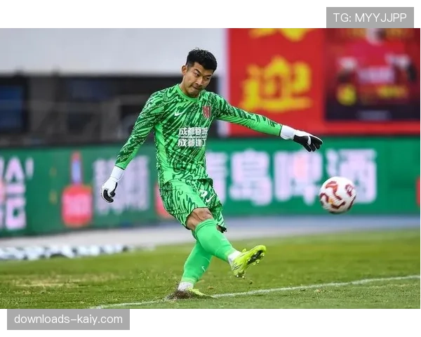 特写：门将刘殿座多次神扑，赛后被评为全场最佳